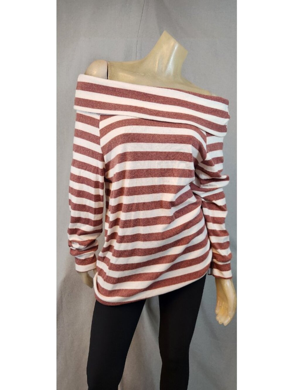 She+Sky White Maroon Off Shoulder Long Slv Pullover Sweater Blouse MEDIUM USED